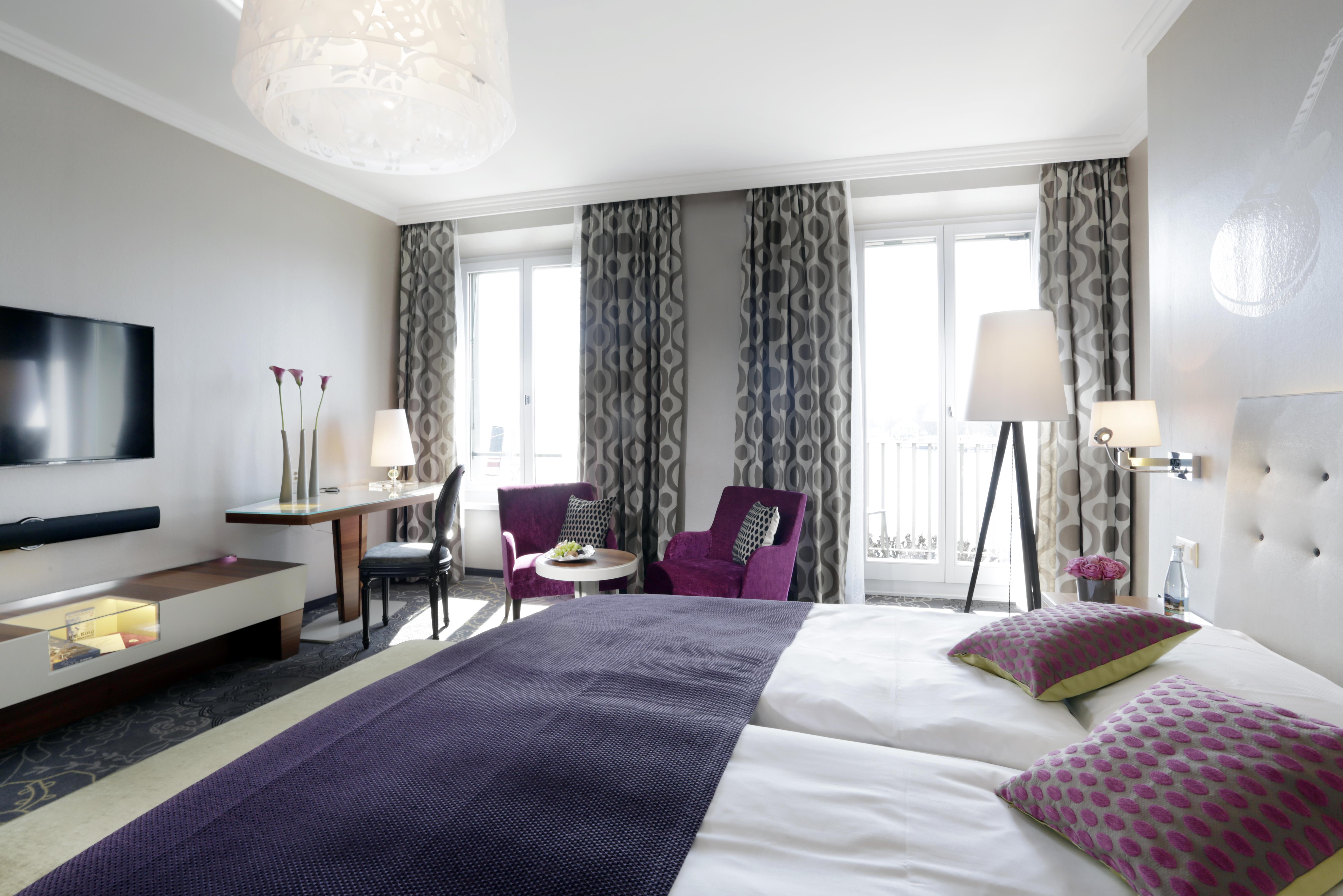 호텔 슈바이처호프 루체른 외부 사진 A room at the Hotel Axelmannstein