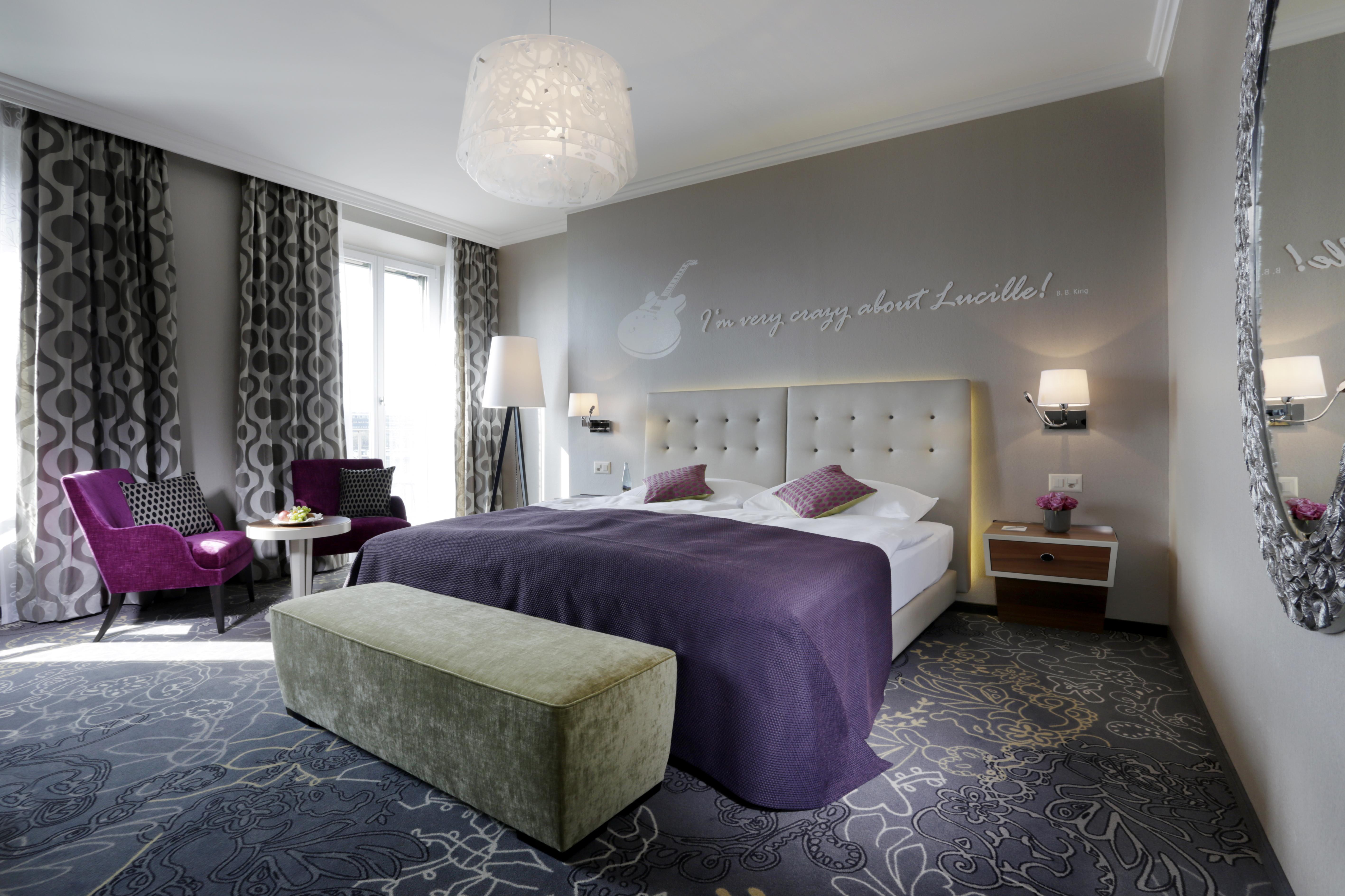 호텔 슈바이처호프 루체른 외부 사진 A room at the Hotel Axelmannstein