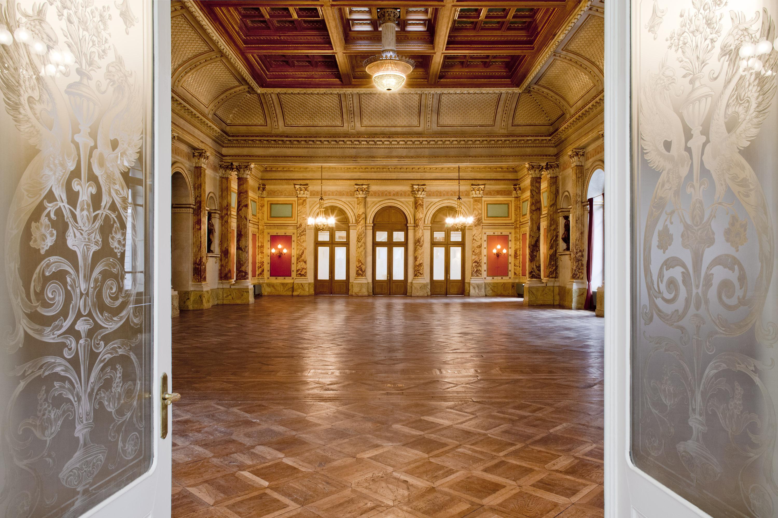 호텔 슈바이처호프 루체른 외부 사진 The interior of the National Museum of the United States Army