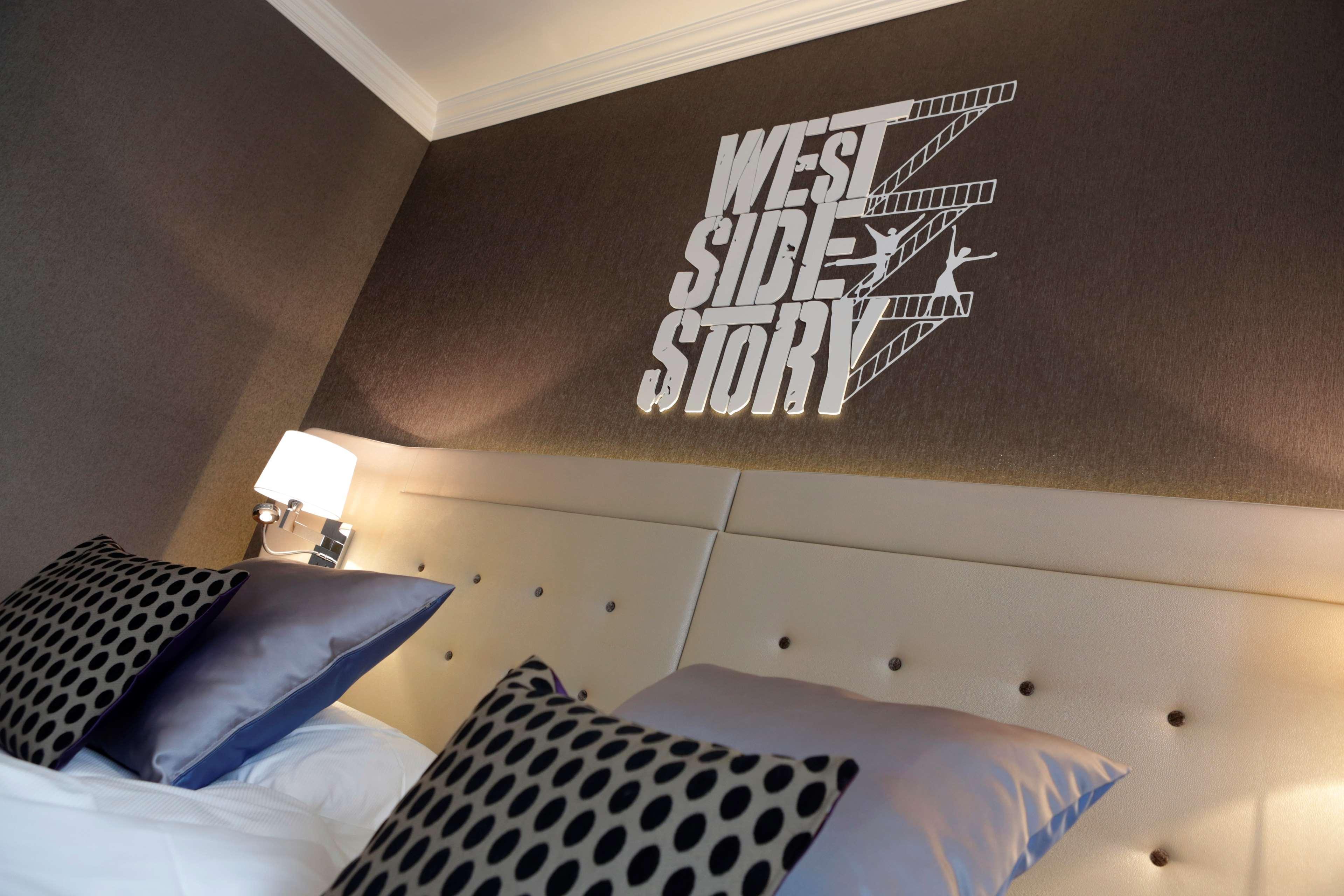 호텔 슈바이처호프 루체른 외부 사진 West Side Story