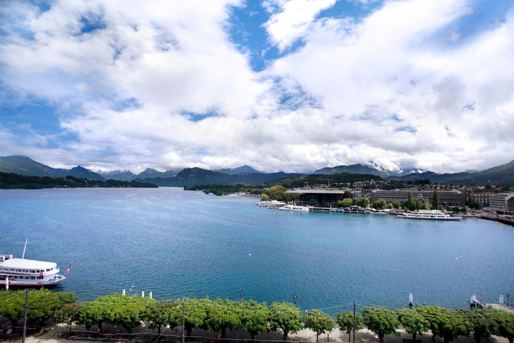 호텔 슈바이처호프 루체른 외부 사진 Lake Biwa